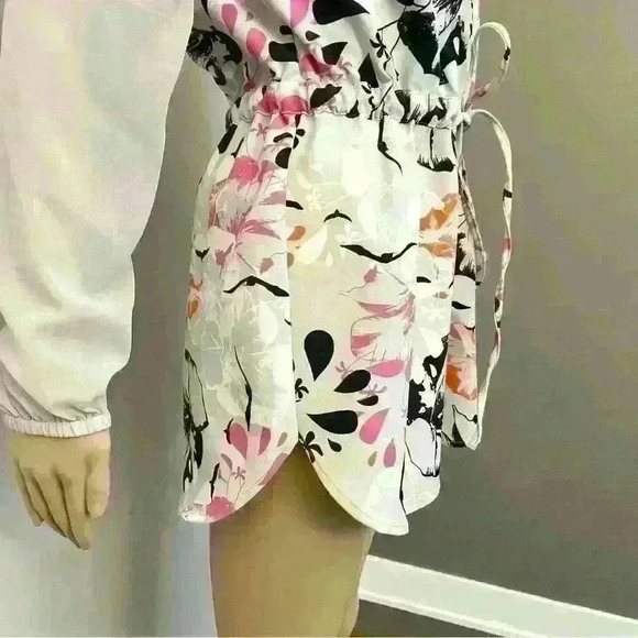 Long Sleeves Rompers with adjustable waist. Size XS-Small - Picture 3 of 5